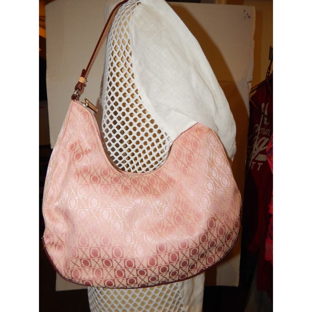 XOXO Pink Tan Hobo Handbag